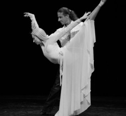 GUS_0693_B-W-684×1024