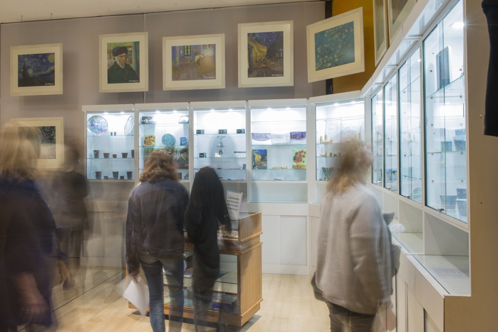 van-gogh-alive-seira-syllektikwn-kai-anamnhstikwn-proiontwn-photo_2