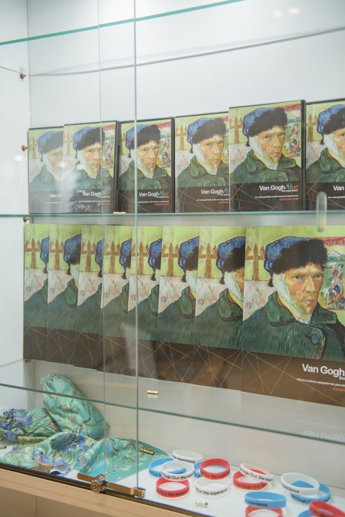 van-gogh-alive-seira-syllektikwn-kai-anamnhstikwn-proiontwn-photo_4