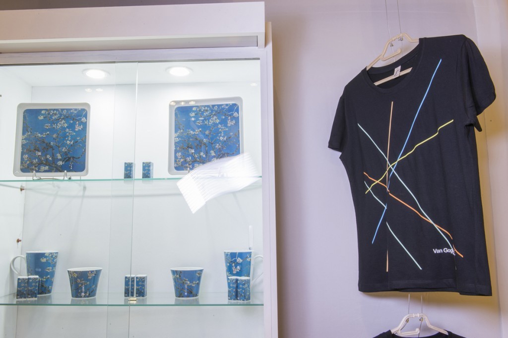 van-gogh-alive-seira-syllektikwn-kai-anamnhstikwn-proiontwn-photo_5