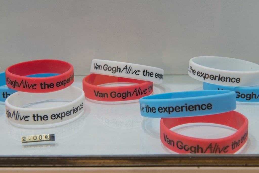 van-gogh-alive-seira-syllektikwn-kai-anamnhstikwn-proiontwn-photo_7