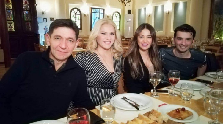 kentriki-me-gerasimo-skiadaresi-mpesi-malfa-pinelopi-plaka-taso-kontarato