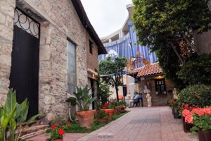 32954257_1292816487488326_4481385077263040512_n