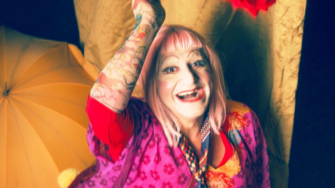 OTAN ΚΡΕΜΑΣΟΥΝ ΤΙΣ ΟΜΟΡΦΕΣ - Αντίγραφο