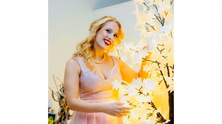 ΕΛΕΝΑ ΜΙΧΑΛΑΚΗ