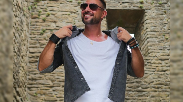 Nastos Photo